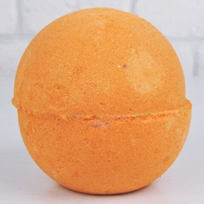 An innovative Fake Tanning Bath Bomb designed to give you a natural golden looking tan in minutes!