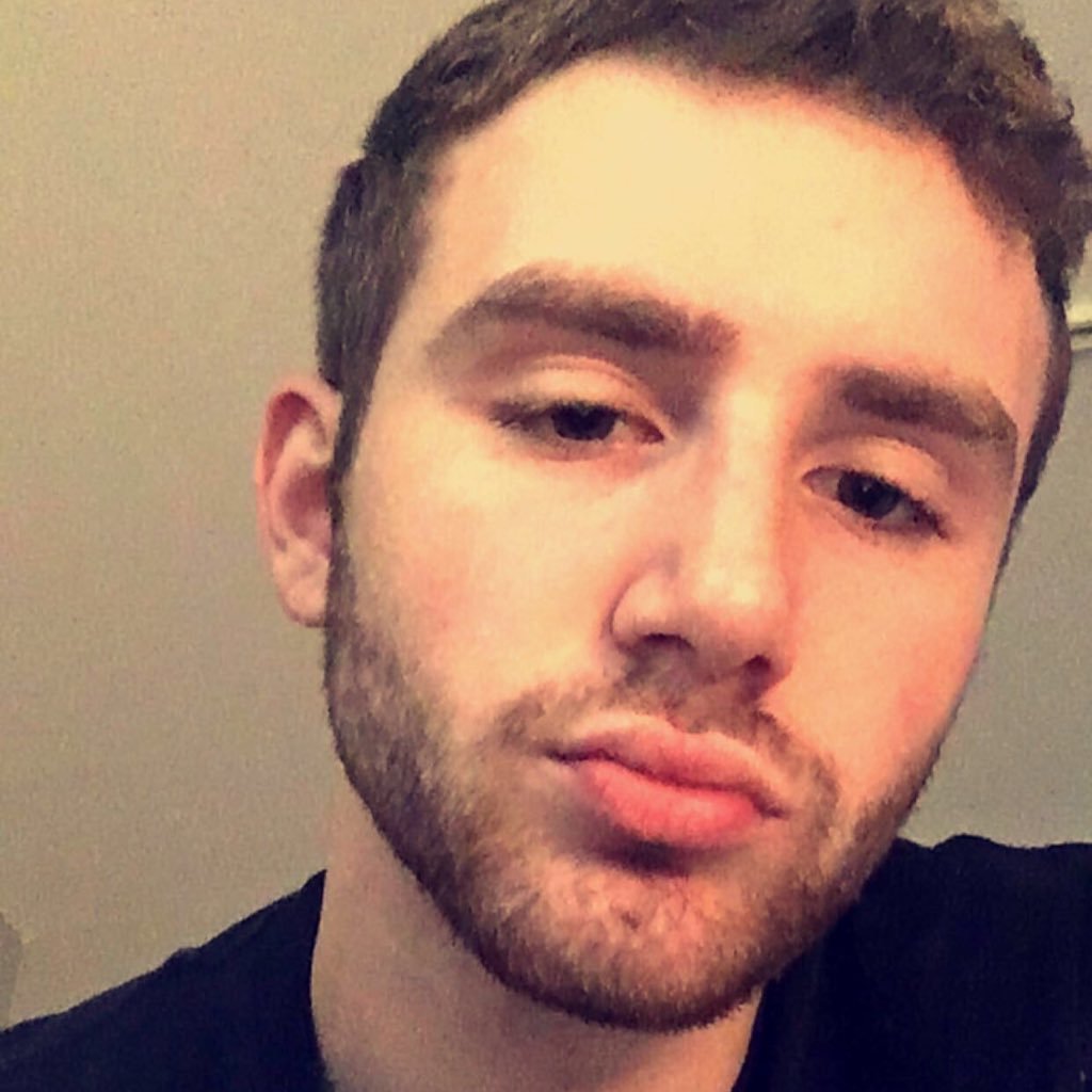 Anthony_B77's profile picture. Insta: @anthony_m_b