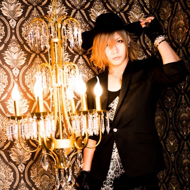 ex.SCREW 和己。 FOUR POINT inc.代表取締役 『Qualia』『la・GoON』楽しい仲間。猫は家族!天国の獅子丸と、寂しがり屋なごま.と楽しく過ごしてます! 趣味はキャンプとダイビング!