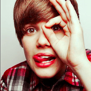 I LOVE JUSTIN BIEBER hope one day he follows me & meet hiim ^^
trust me iii will meet hiim!!