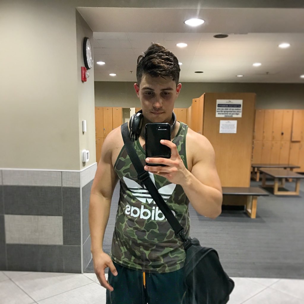 JuanSandiia's profile picture. UCista - Venezolano