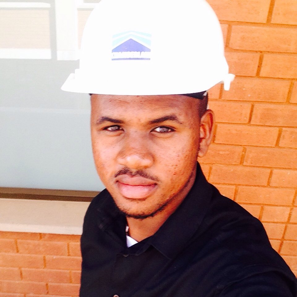 FAS CLUB SALES MANAGER & RADIO JOURNALISM STUDENT

Fas club card is always hiring sales agents. 
modise.fasclubcard@webmail.co.za
0794694781