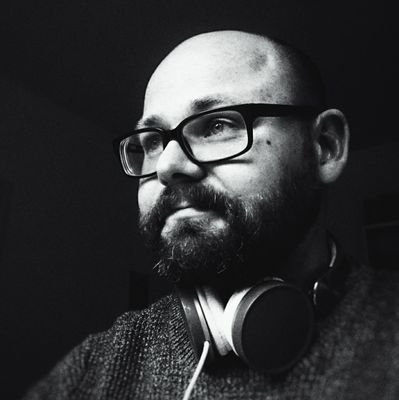 Dipl.-Meteorologe (inkl. Dr.), Fotografie.
Immer //social als //mrtscha unterwegs