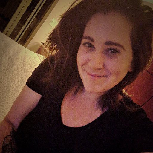 thrumyeyess's profile picture. 