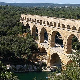 Agrégé d'histoire. Antiquité romaine, risques naturels, représentations, émotions. Secrétaire APHG IdF