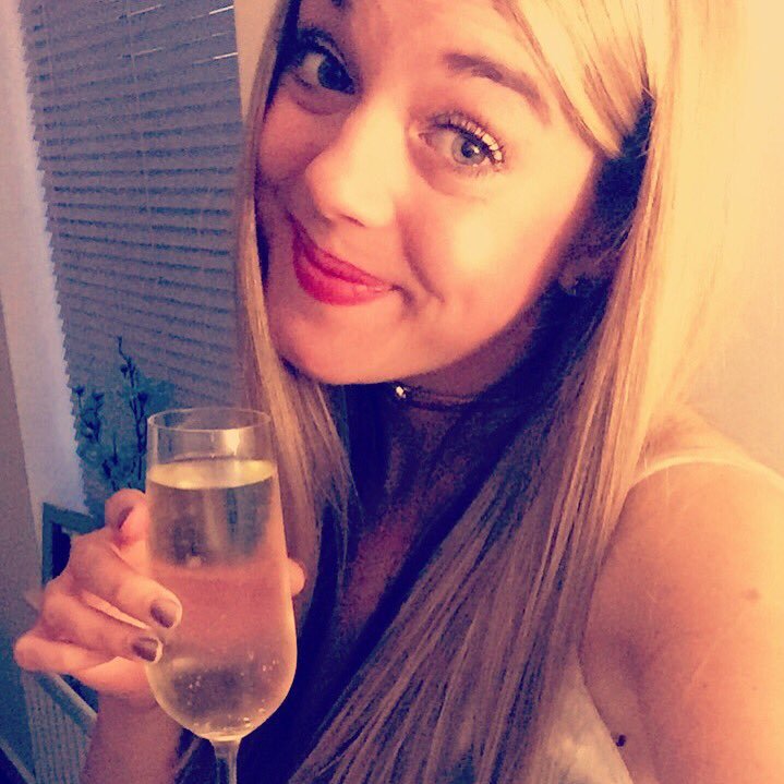 abbyevans1994's profile picture. Property Consultant at Homes by Stirlin.  Life is short so smile while you still have teeth 👌🏻☺️😬