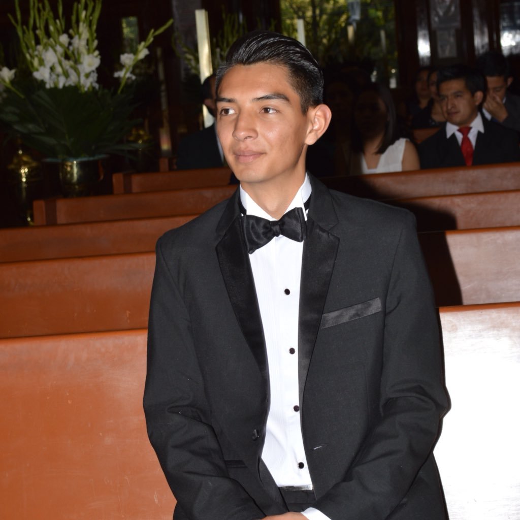 valdo_15_'s profile picture. —Pero no estoy triste —dije yo—[...]O sea que estaría poniéndome triste por algo que no es real y no existe. Y eso sería estúpido.