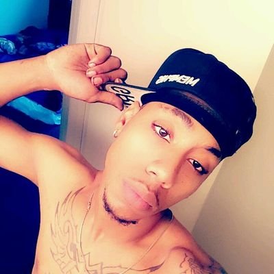 Basketball🏀 Sports music🎶🎤 is my life #GFM , #TJDATURNUPKID
RELATIONSHIP COMPLICATED
Fb- tj kimble
snapchat- tjda_turnkid
ig-tjdaturnupkid