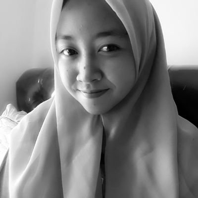 porsi makan gede.tapi sayang gk ngaruh gedein badan.sensitif terhadap kucing.terbuka saat mandi saja.