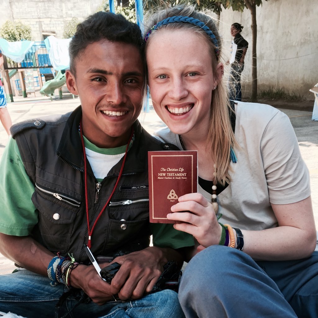 A college girl who had the opportunity to go to Guatemala and now has a dream to share Gods love, all for His glory! // Difundiendo el Amor De Dios!