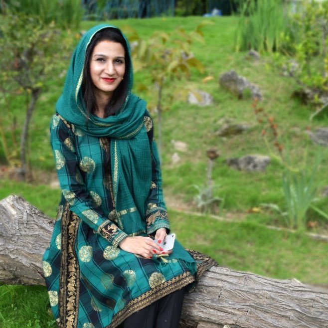 Herzz_h's profile picture. *Redirects towards tweets*