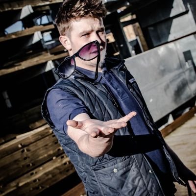 t0pham's profile picture. I started with nothing and still have most of it left.