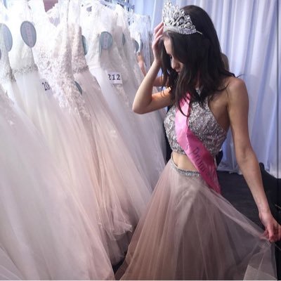 COULD YOU BE THE FACE OF A DESIGNER PROM DRESS COMPANY? MISS PROM MODEL UK IS EXCITING MODELLING COMPETITION