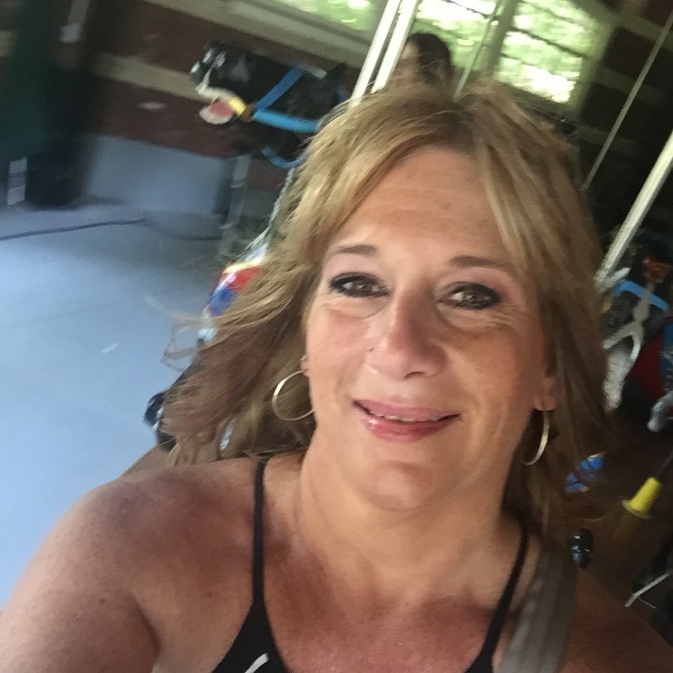 kellielunn2's profile picture. Woman, mom and bad ass