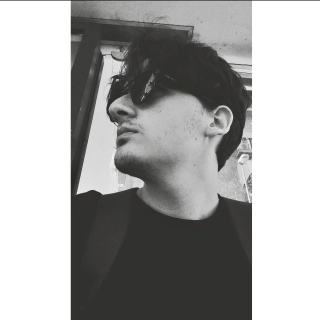 marco_crisc's profile picture. 22 - Italia  - Elettronic Engineer - Fino alla fine ⚪️⚫️