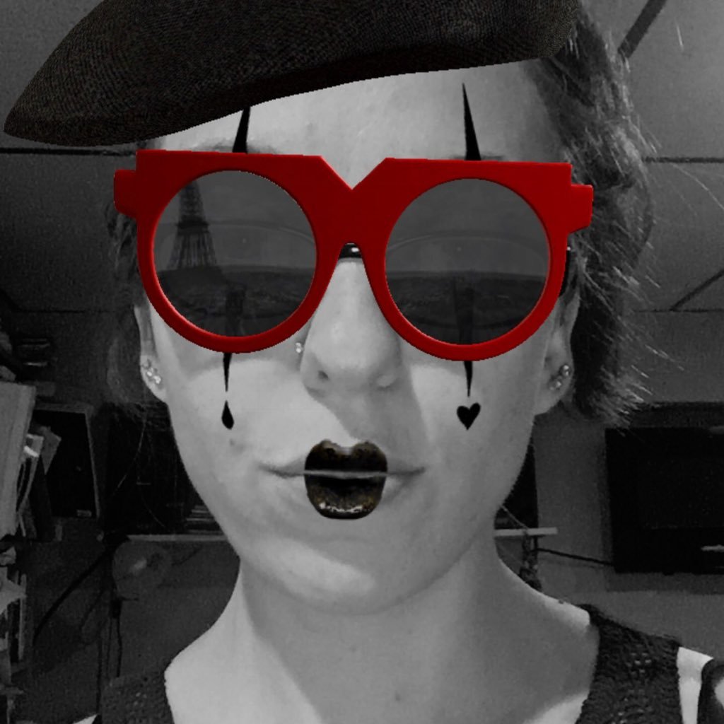 nichelle_lynn's profile picture. She lied to the FBI. I exceed 160 characters. See also: hopeless romantic, true crime/horror movie fanatic, book lover, other things that (don't quite) rhyme.