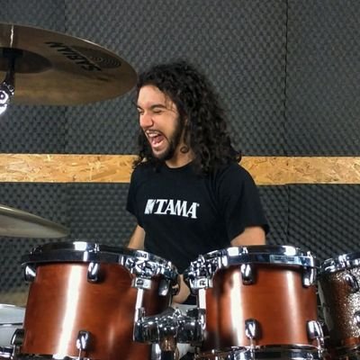 Modern Italian Drummer.
Member of Cre5cendo Roxx !