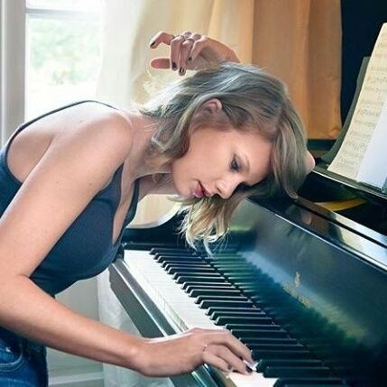 Wonderful. Crazy. Beautiful. Precious. Swift. I burnt RED on february 07 in Berlin. // I danced the night away on June 22 in Cologne