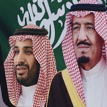 ماكنت أعلم أن العشق ياوطني يوماً سيغدو مع الأيام إدمانا علمتنا العشق حتى صار في دمنا يسري مع العمر أزماناً وأزمانا