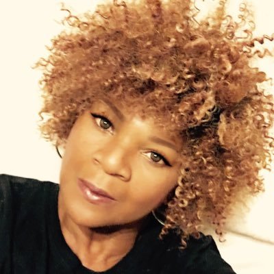 hemingway_renee's profile picture. 