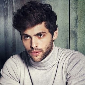 Matthew Daddario's the name. I like eating food after dark. I act in a show called Shadowhunters, as Alexander Gideon Lightwood (aka Alec)