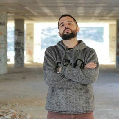 Actor que dirige cuando no tiene quien le dirija.