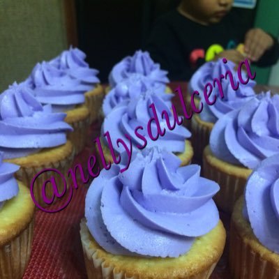 Cupcakes and treats!! For Orders and prices please email nellysdulceria@gmail.com.Only accepting orders 3 weeks in advance.