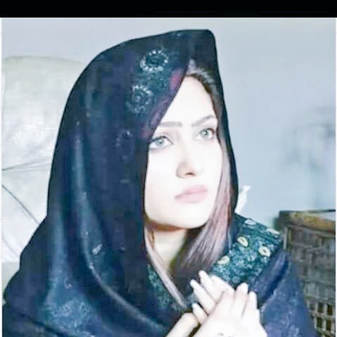 Aysir7's profile picture. موظف حكومي 👮👮زماني وياي باطل؛؛؛؛؛ منصفالي ومني بساع يأخذ؛؛؛؛؛ منصفالي أدير عيوني ادور ؛؛؛؛؛؛؛ من صفالي صفيت وحيد بس لوعات بيه .،!!*