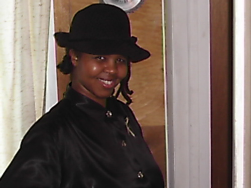 I LOVE TO NETWORK AND HELP LIKE MINDED INDIVIDUALS MAKE A LIVING WHILE MAKING A DIFFENCE !!