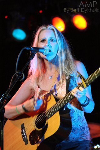 sarahpierceband's profile picture. Americana/Texas Country Singer/Songwriter, Cowgirl, animal and wine lover. #AskSarah Pre-order my new album,Barbed Wire: http://t.co/erkpcCz9ZC