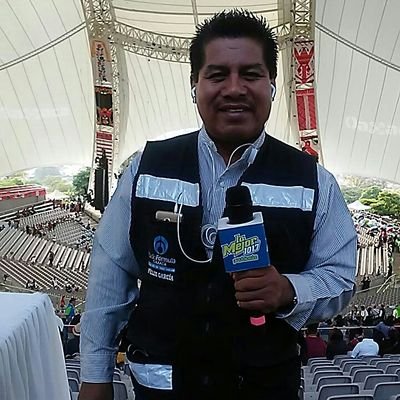 Periodista y locutor, comprometido con la causa común, por mi pasión por la radio quiero marcar la diferencia, originario de Oaxaca, México.