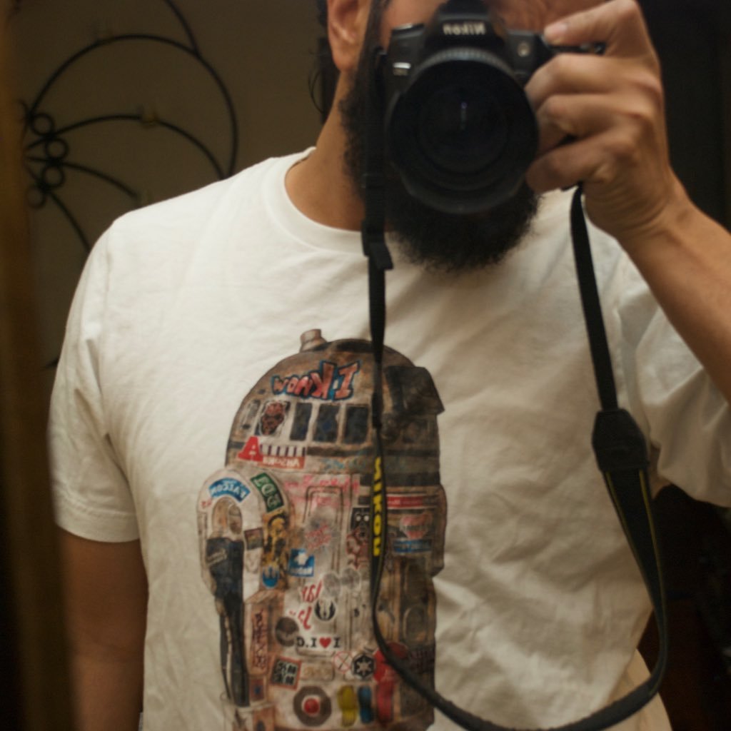 BobaFont's profile picture. Closeted Robin Williams fan, amateur photographer, fulltime Dad, with a penchant for chicanery.