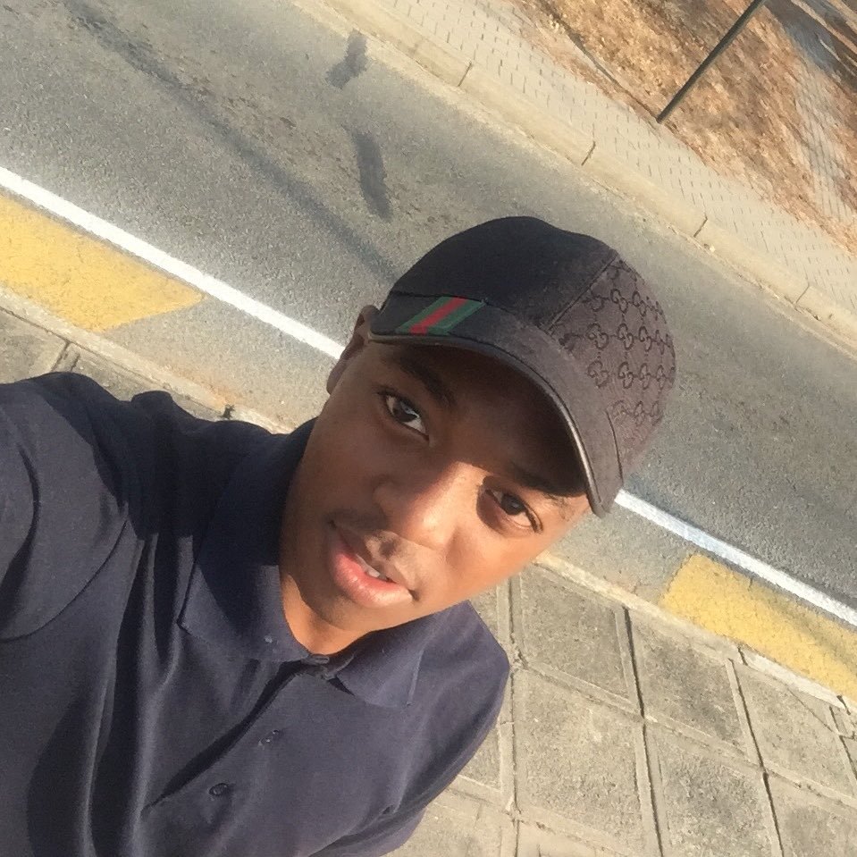 I am kinda,adventurous,crazy and loving please follow me on my IG: @kwandzi_kikxo