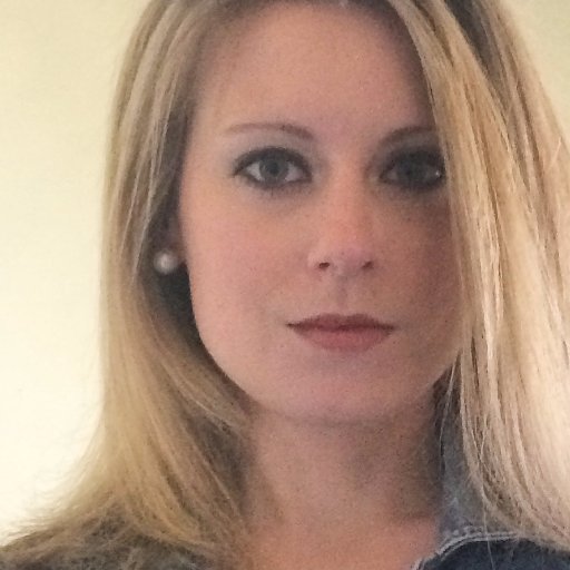 Communications/Content Writer & Strategist | Book Hoarder | Fashion Lover | Aspiring Yogi