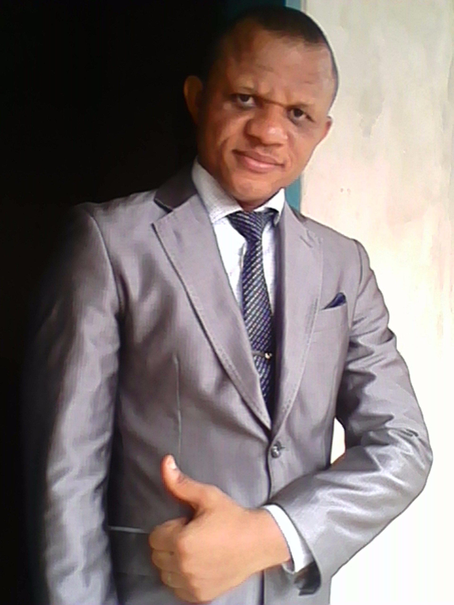 Am a dcs/processs operator
BSC COMPUTER SCIENCE (http://t.co/mKw7TnOBVj),promoter,online marketer,freelancer,social media and Reseller rep.