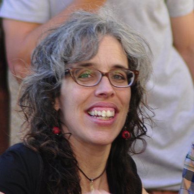 ximetobi's profile picture. Investigadora y comunicadora por naturaleza y por profesión. Estoy en @Semioticastudio y en @ccomUBA.