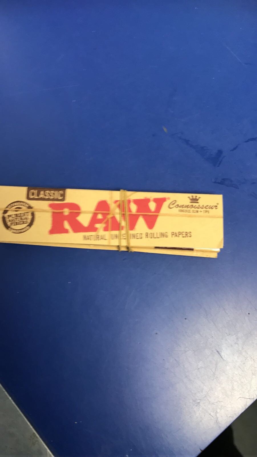 Raw the freshest rolling papers in the business- http://t.co/zolzaQewXP