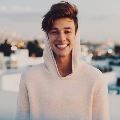follow @iamadrianalucio bc she gave u this free follow