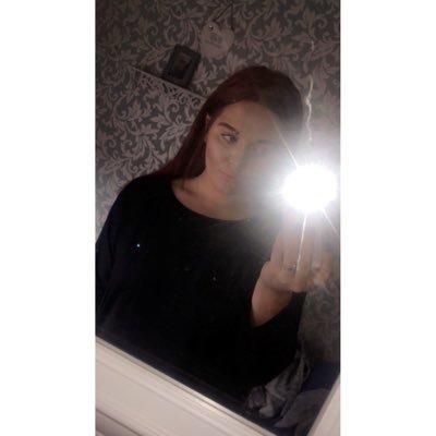 LucySmithh98's profile picture. 💗💗💗