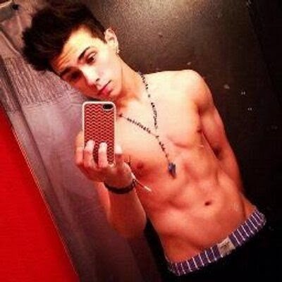 TOY SOLTERO
SOY GUAPO
AL GO MILLONARIO
QUE MAS QUIERES 😎
sígueme 🏚