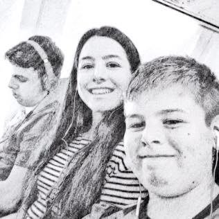 leo_dearden14's profile picture. Hi😂🎸