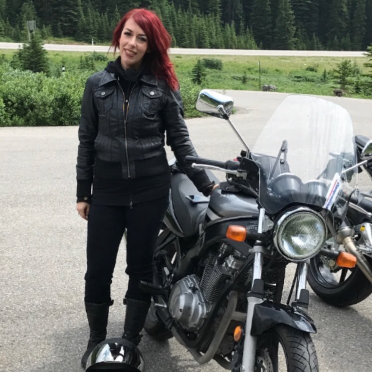 A modern-day Peg Bundy. Don’t get excited; it’s mostly retweets