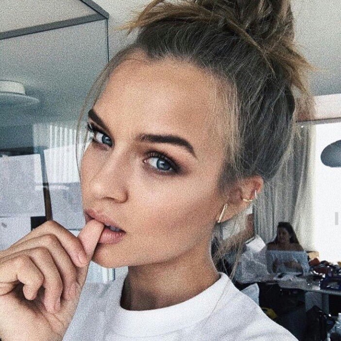 Livst_'s profile picture. never give up. • Enora. Fiona. Josh.• Tiana bae.