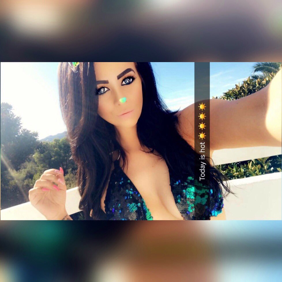 x_shivoun's profile picture. Never forget who you are.