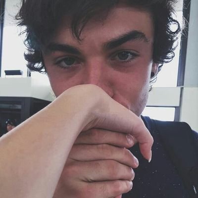 FOLLOW @LivingInADreamN to keep this follow 💜 Thank you ily