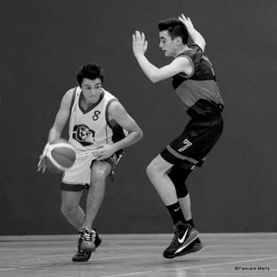 Avoir la connerie h24 y'a que ça de vrai ! La bouffe et le basket aussi bien sur :D