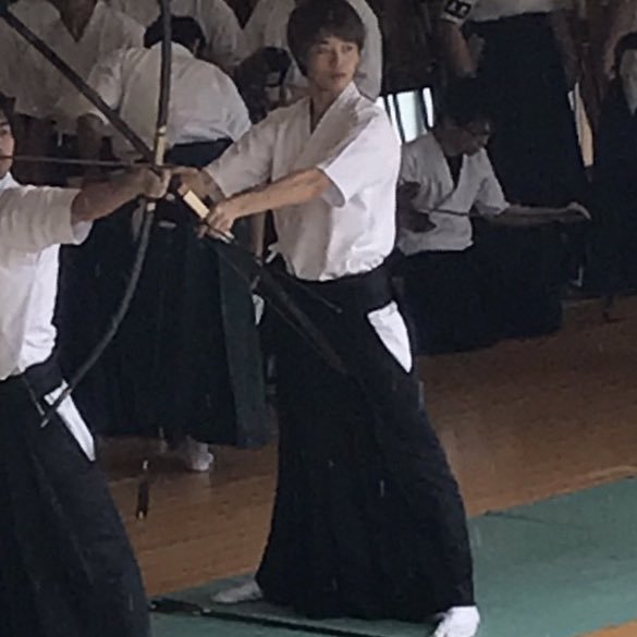 大学2ねんせい(弓歴1年と数ヶ月)/たまに約100射の的中をッィートするよ/弓道はエンジョイ派だよ