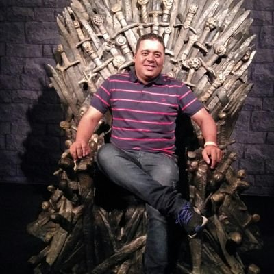 Quando penso que o Brasil todo dia é saqueado por esses bandidos de ternos o ódio só aumenta...