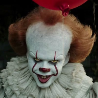 A dancing clown. Come with me and you'll float too🤡🎈