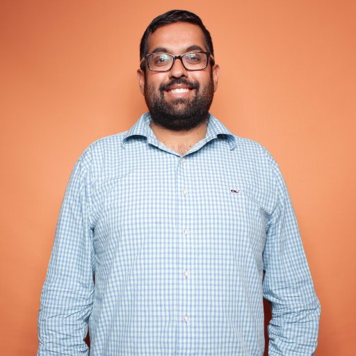 Associate Customer Support Specialist at @HubSpot with the goal of helping customers resolve issues with the HubSpot Marketing / Sales platform
